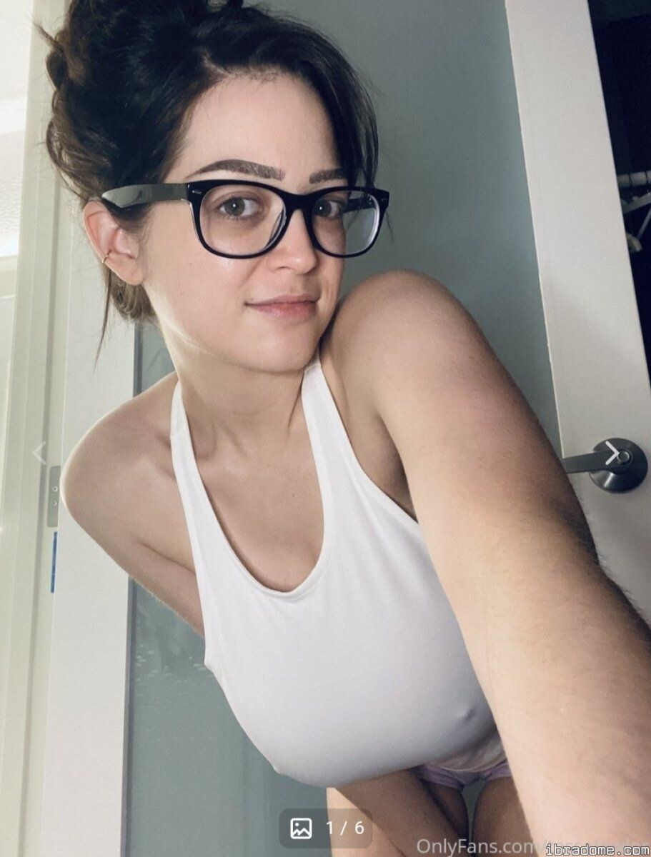 Tessa Fowler Photo #96