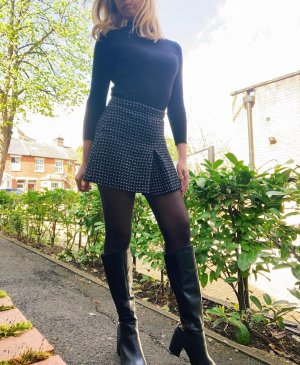 Emily Instyle Photo #2