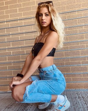 Cameron Rae Photo #17