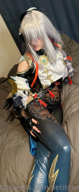 petitesweettreatx Photo #32