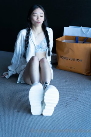 Chloekitcat Photo #70