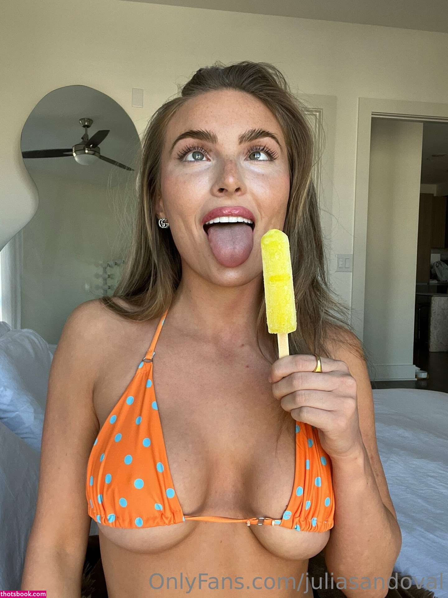 Julia Sandoval Photo #37