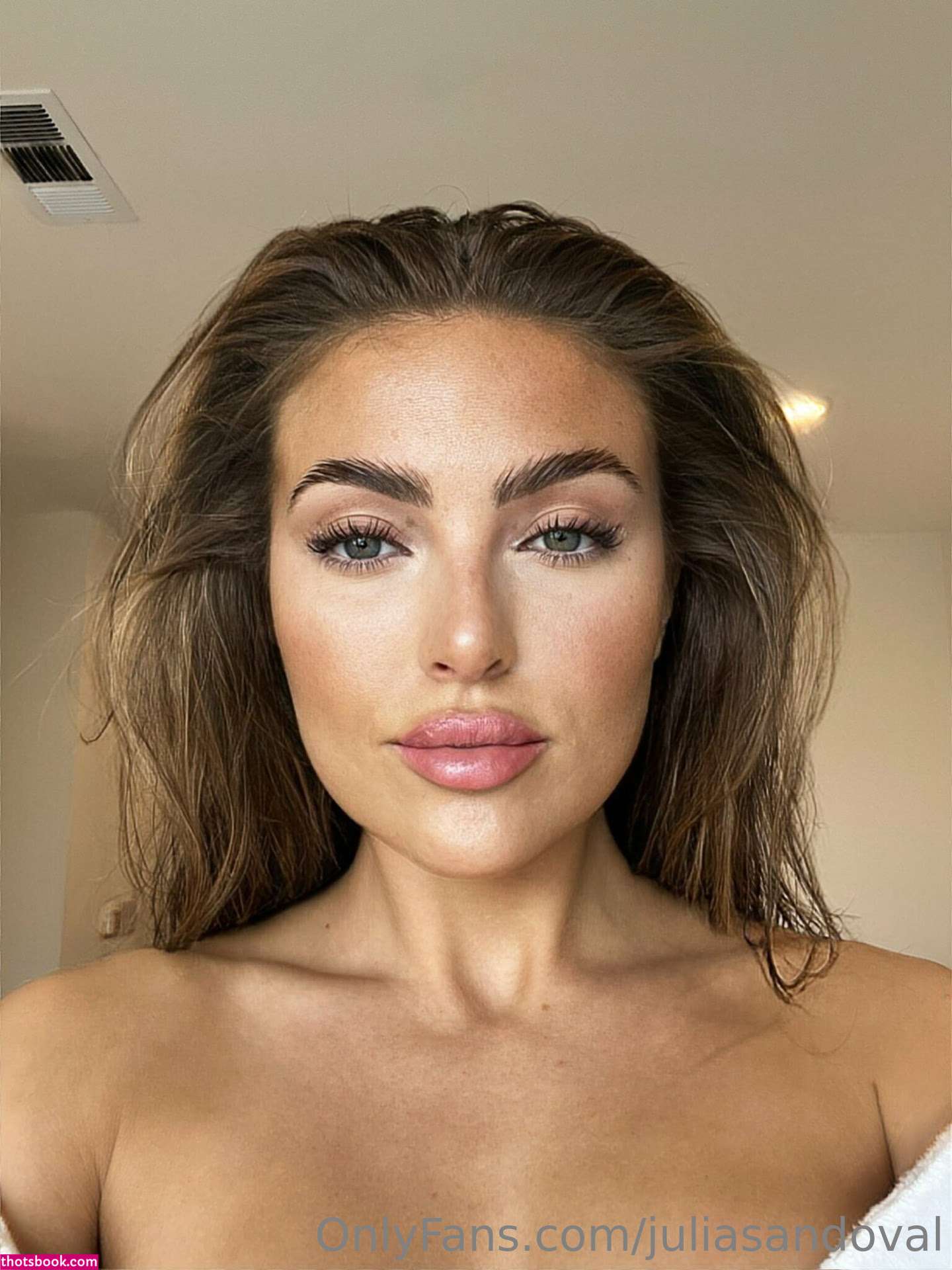 Julia Sandoval Photo #59