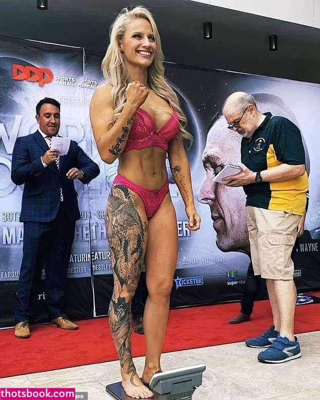 Ebanie Bridges Photo #7