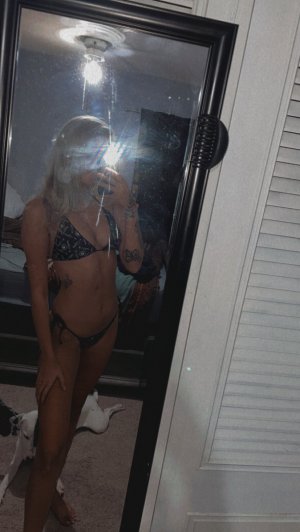 Khloeesmithhh Photo #32