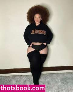 Nikkie Ginger Photo #5