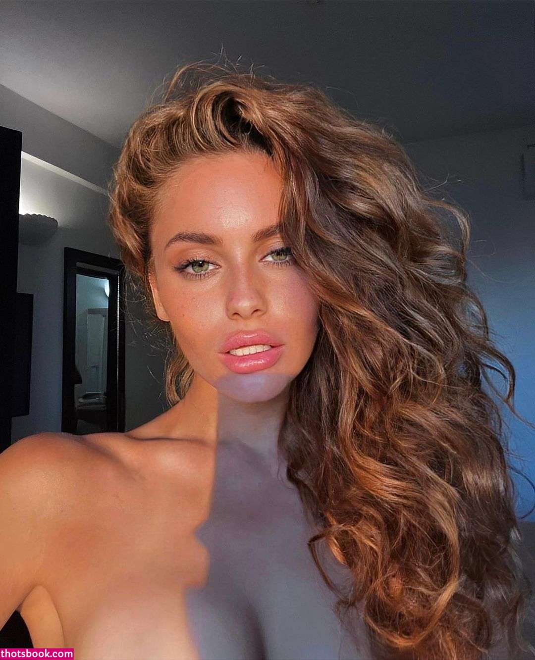 Ayaksvehchsrob Anilegna Photo #37