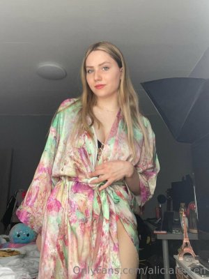 Gewoonalicia aka  alicialeijten Photo #25