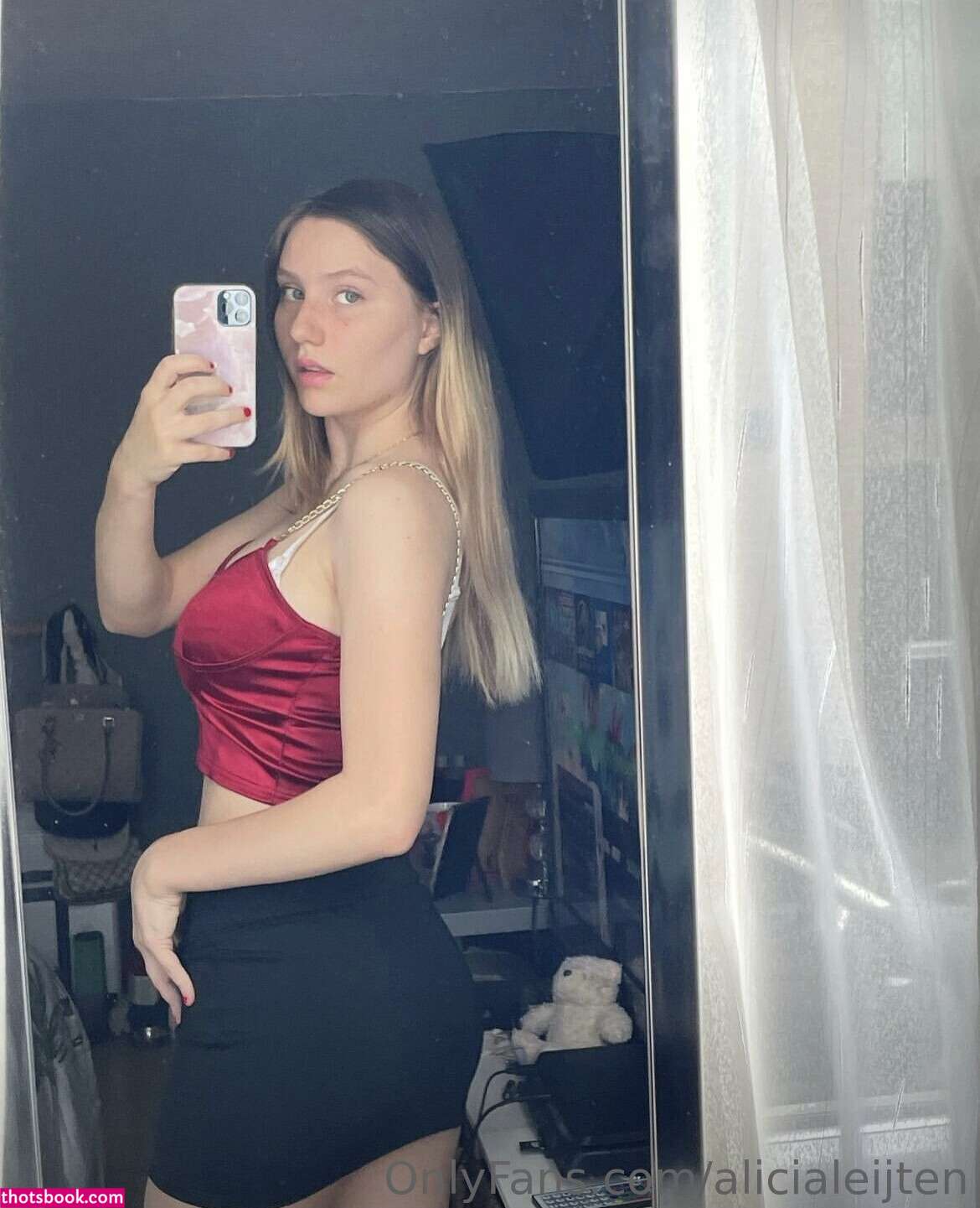 Gewoonalicia aka  alicialeijten Photo #39