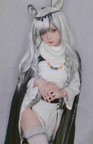 Miu Cosplayer Photo #3