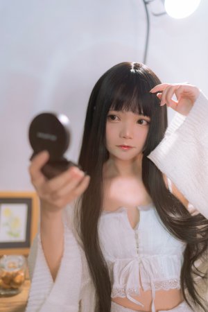 Miu Cosplayer Photo #52