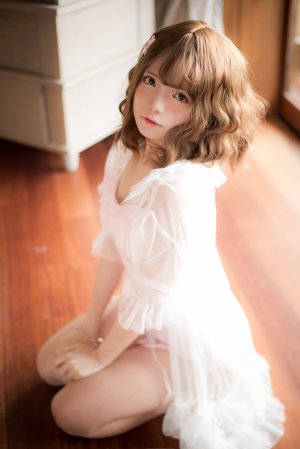 Miu Cosplayer Photo #140