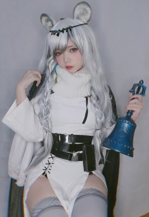 Miu Cosplayer Photo #211