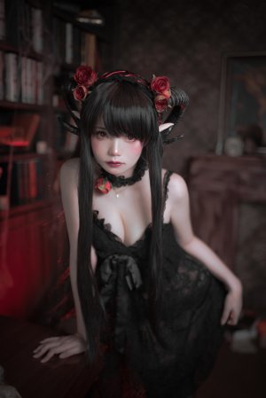 Miu Cosplayer Photo #278