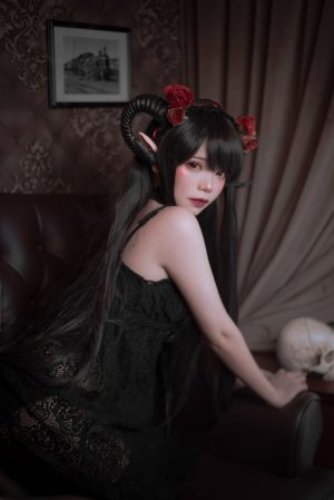 Miu Cosplayer Photo #280