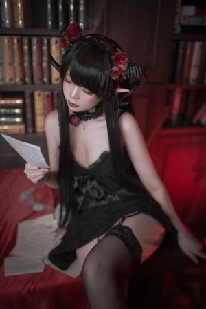 Miu Cosplayer Photo #286