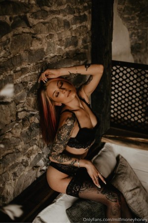 milfmoneyhoney Photo #18