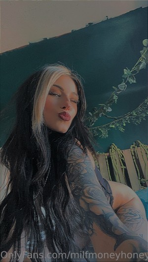 milfmoneyhoney Photo #60