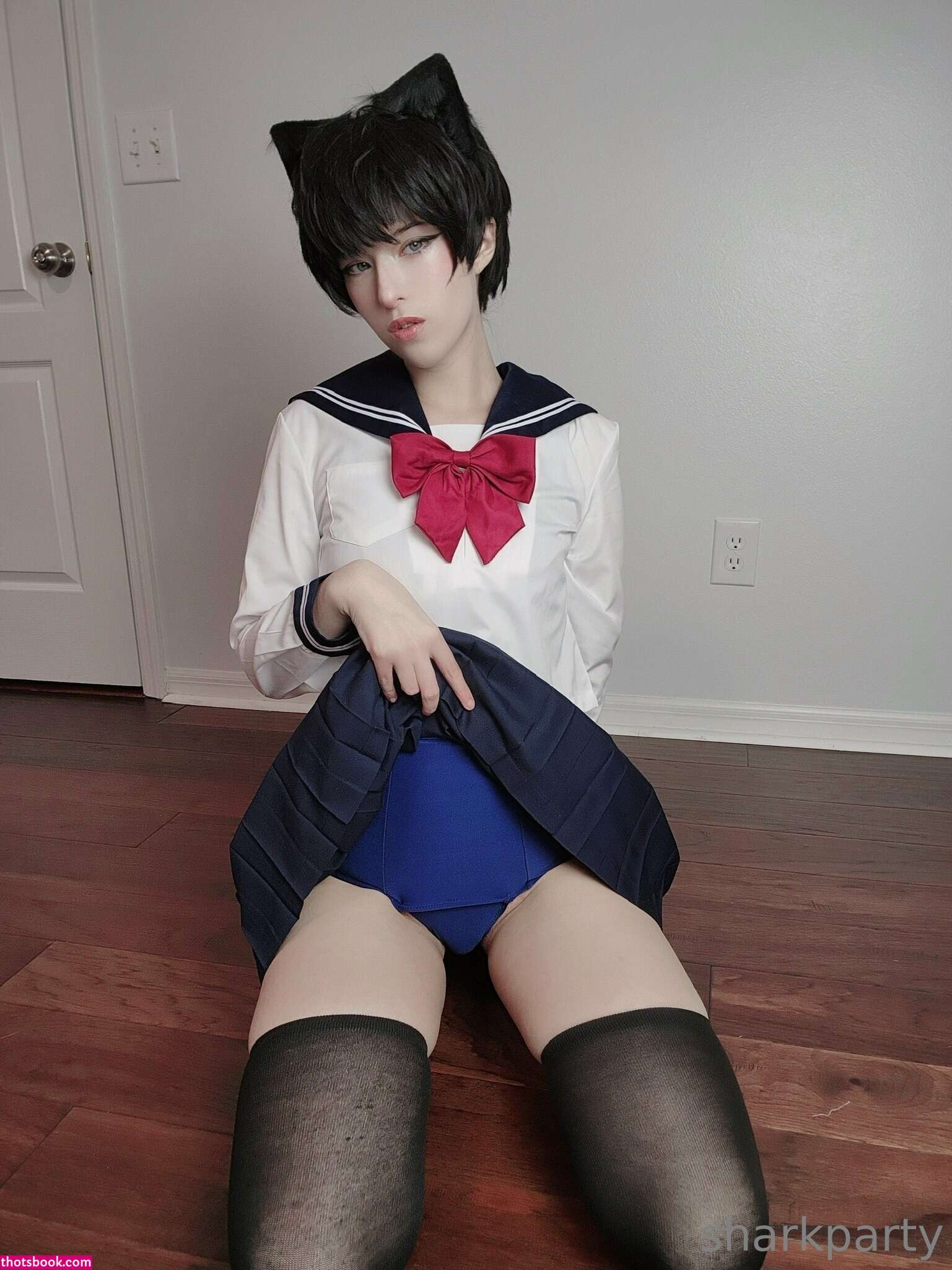 Sharkparty Photo #28