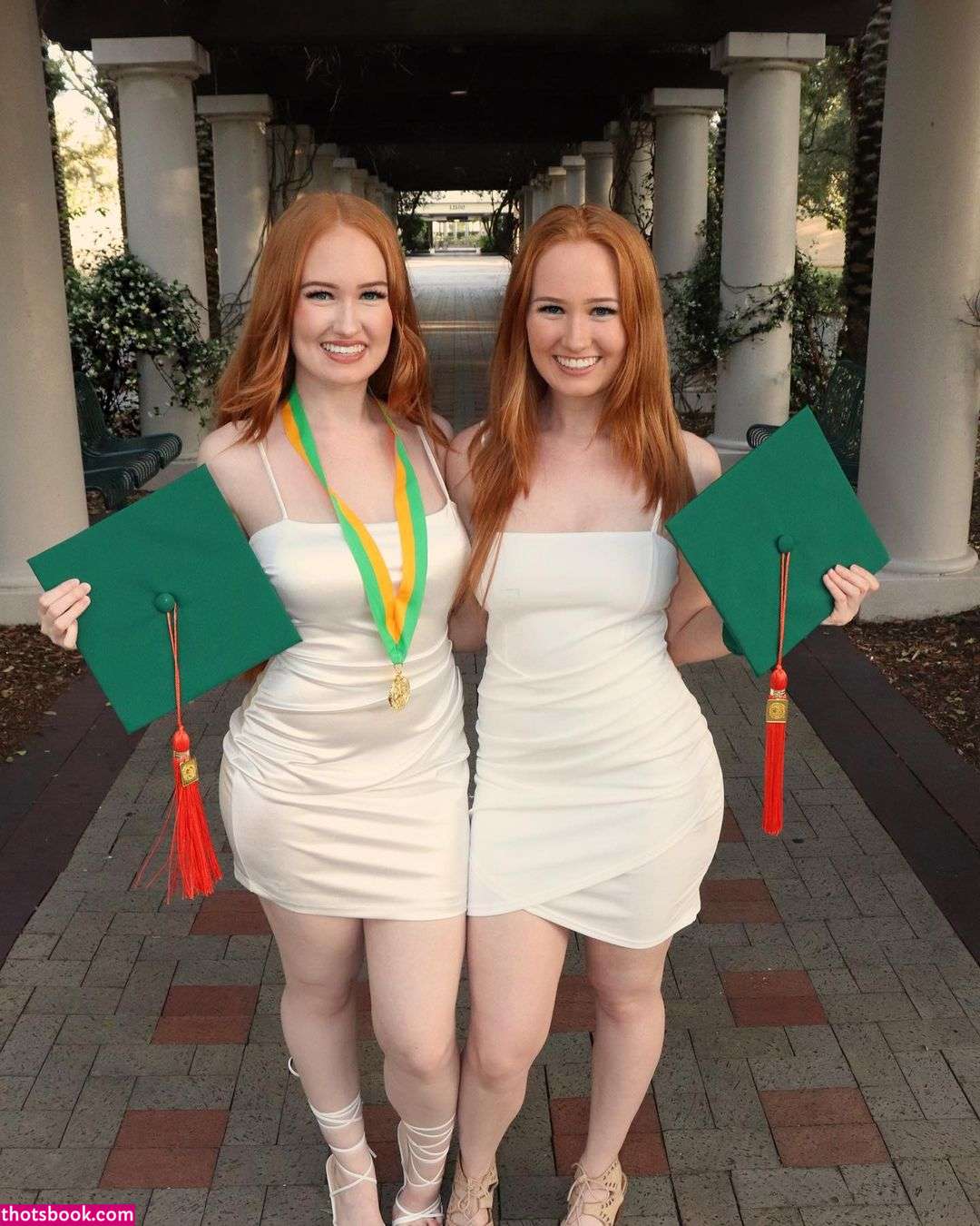 Iksnirub Twins Photo #107