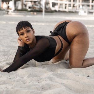 Mizz Twerksum Photo #4