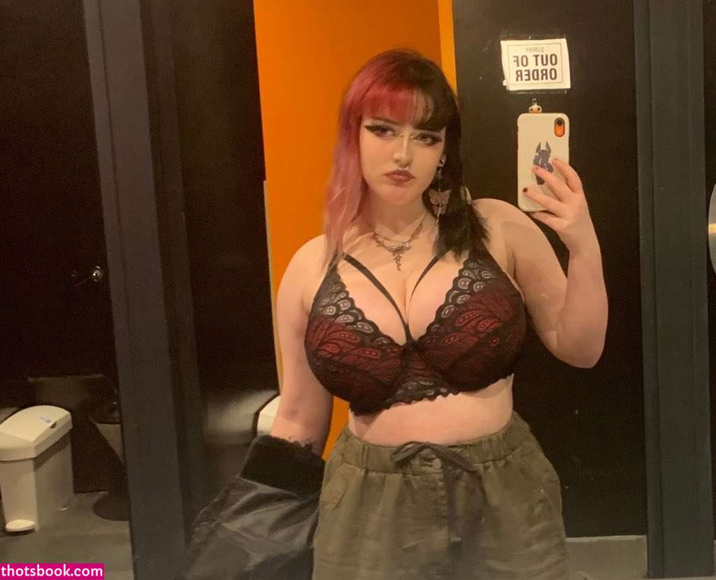 deathgripsbukakke Photo #34