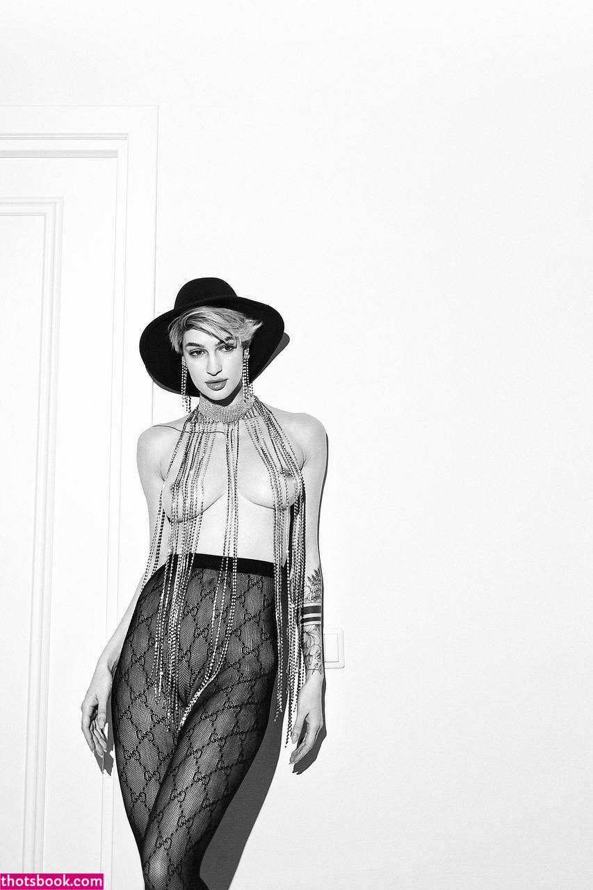 Vialentina Photo #50