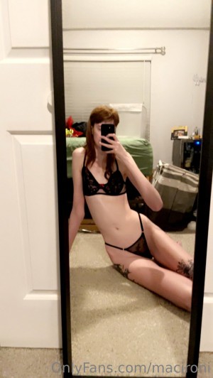 Maci Currin Photo #40