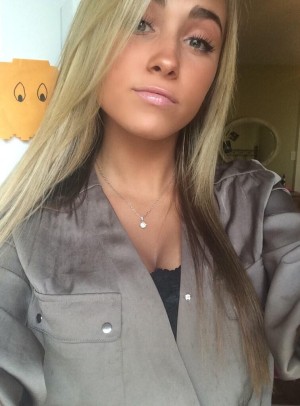 Olivia Lhopitault Photo #11