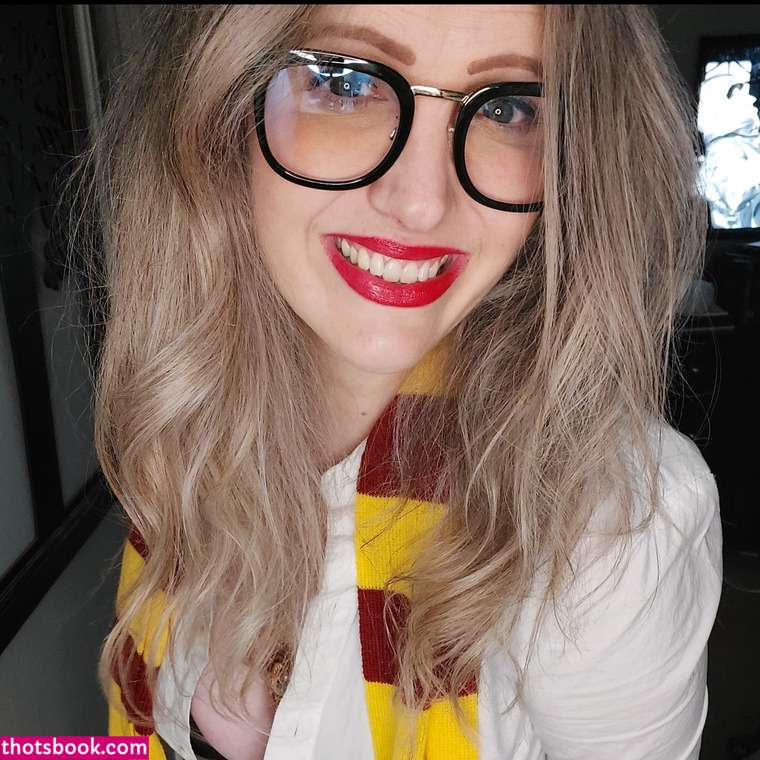 Themoistqueen Photo #12