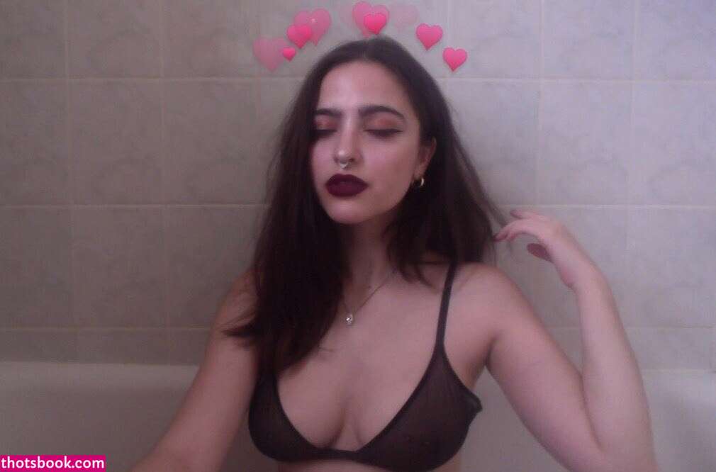 Artbitch666 Photo #19