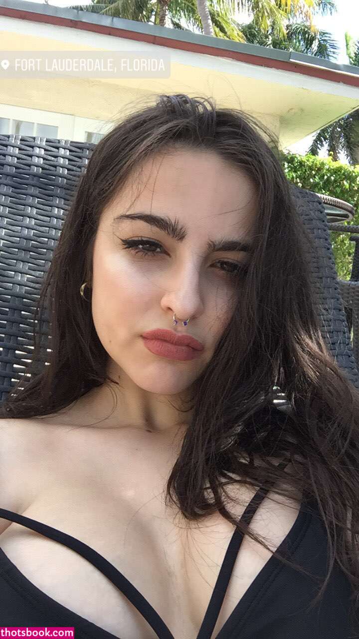 Artbitch666 Photo #32