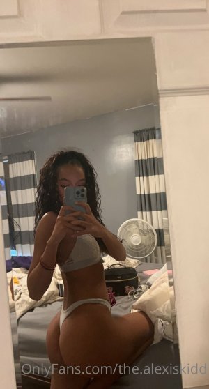 Alexis Kidd Photo #55