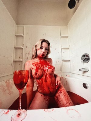 Lauren Brooks Photo #39