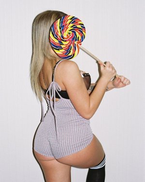 Lauren Brooks Photo #45