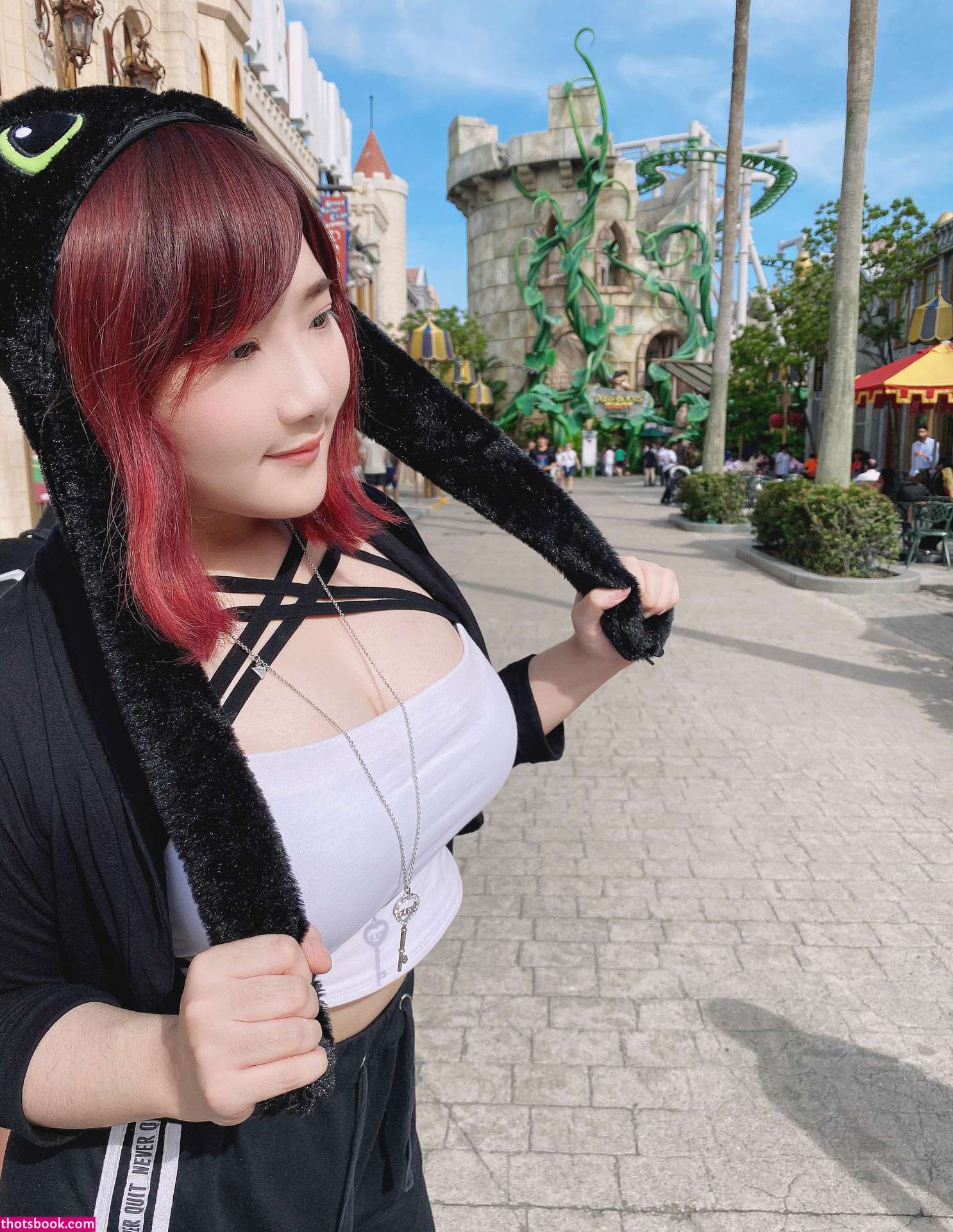 Indonesian Cosplayer Photo #39