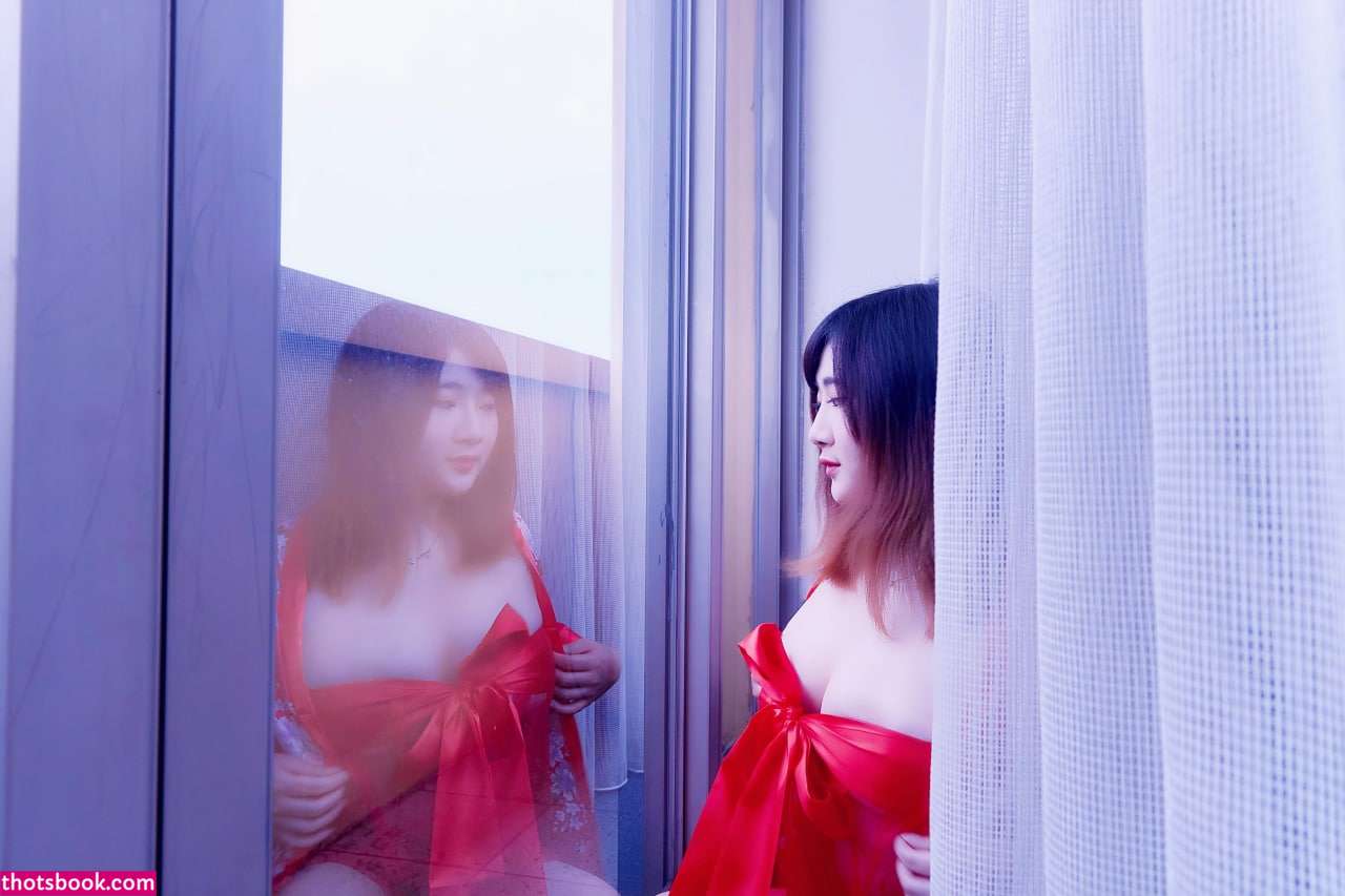 Indonesian Cosplayer Photo #112