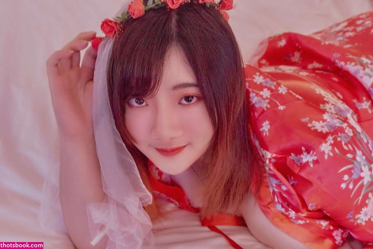 Indonesian Cosplayer Photo #113