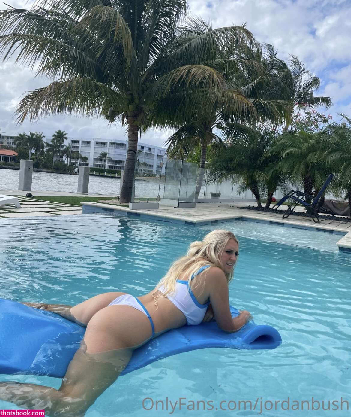 Jordan Bush Photo #14