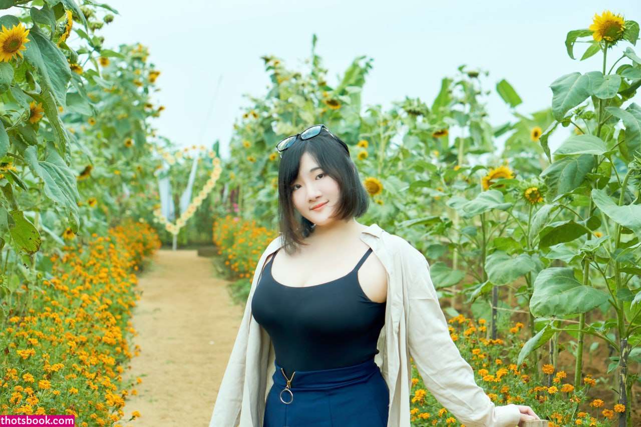 Indonesian Cosplayer Photo #296