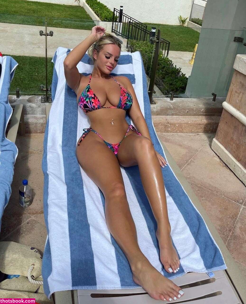 Emily Primrose Photo #6