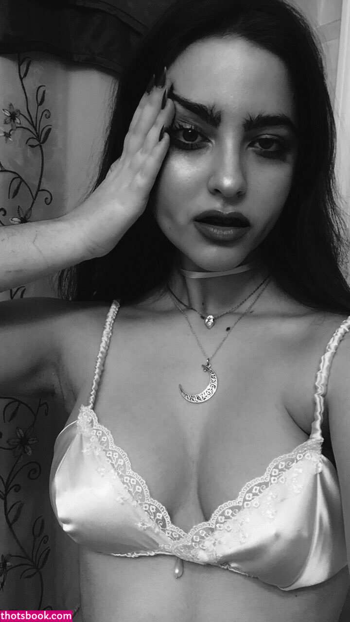 Artbitch666 Photo #75