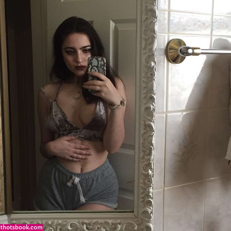 Artbitch666 Photo #85