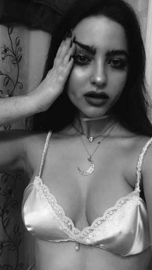 Artbitch666 Photo #75