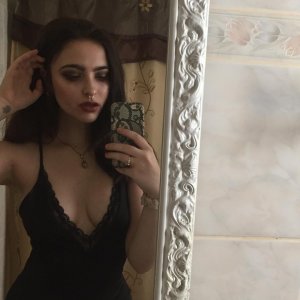 Artbitch666 Photo #86