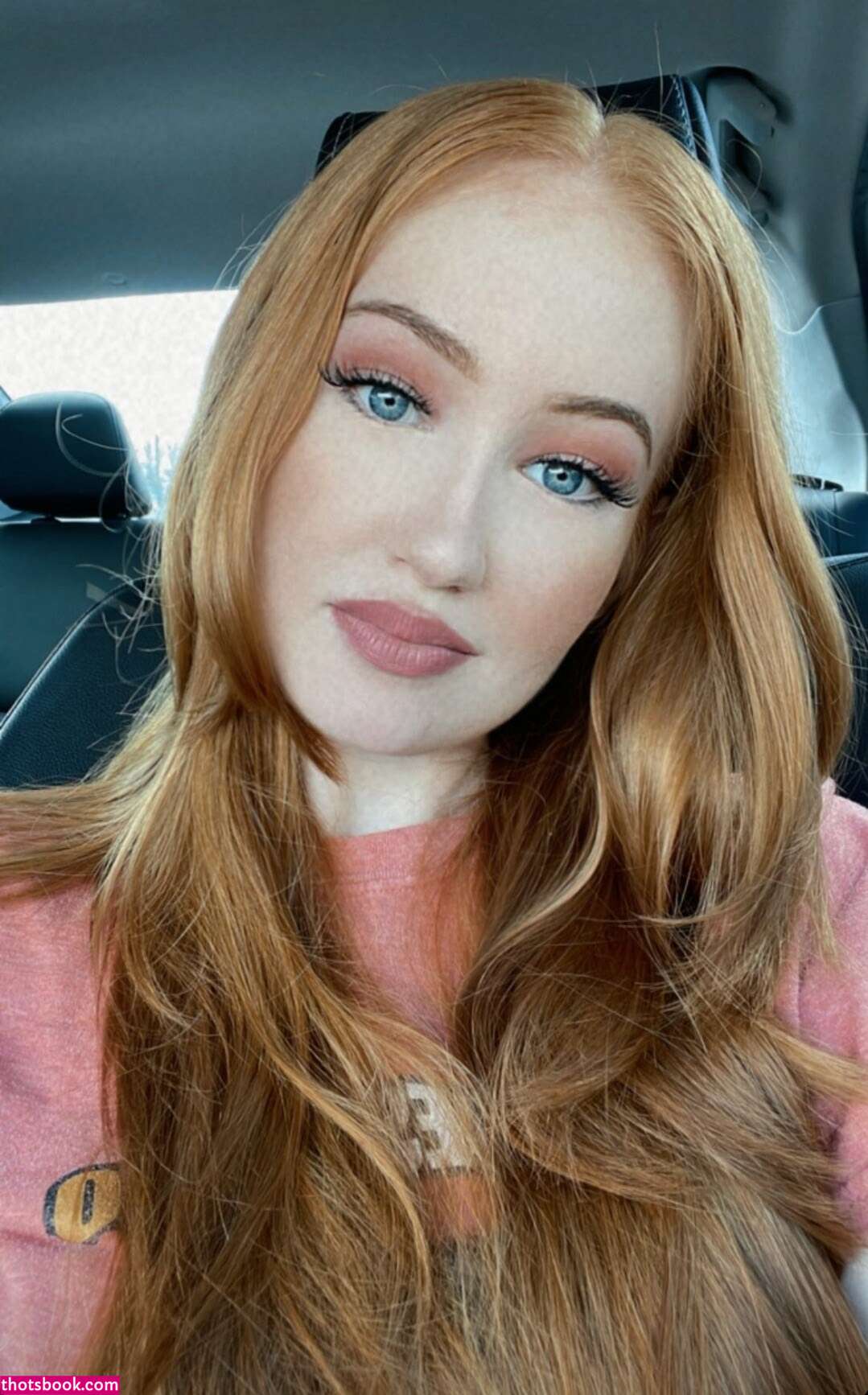 Iksnirub Twins Photo #26