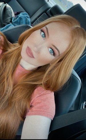 Iksnirub Twins Photo #24