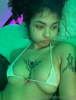 Aliengirl0 Photo #22