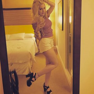 starbitzyofficial Photo #23