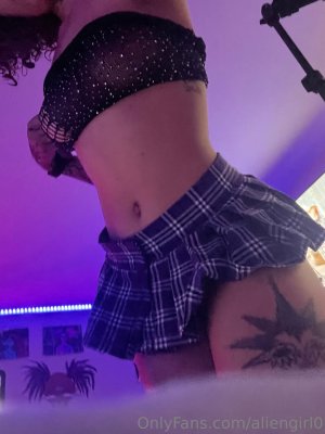 Aliengirl0 Photo #26